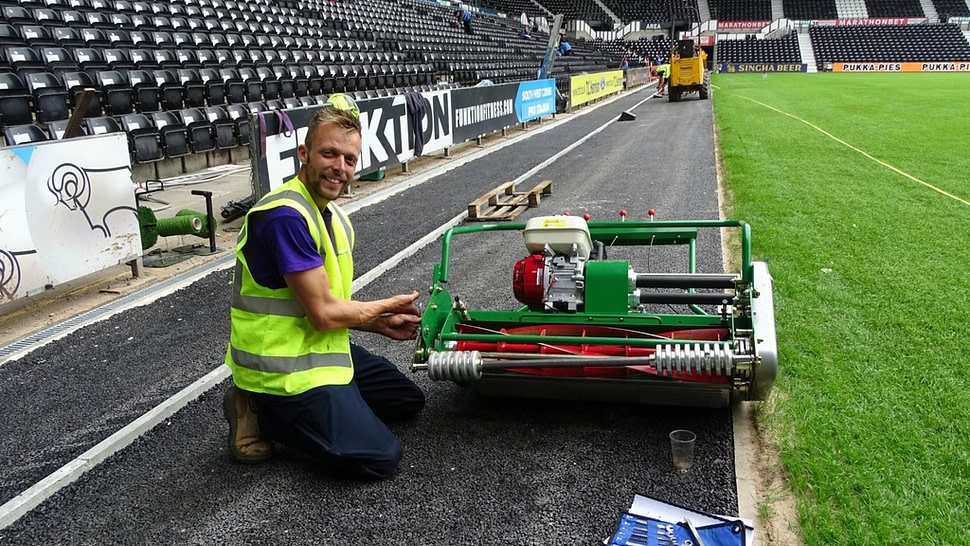 Hull City, SIS Pitches employees, SISGrass