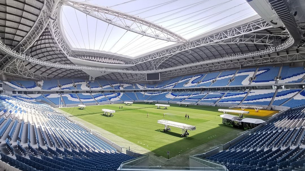 Al Janoub Stadium being stitched with SISGrass before Qatar 2022